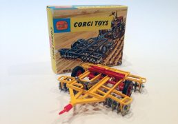 Corgi 71 Wheel Controlled Tandem Disc Harrow Archive We sell and buy quality collectible toys from the 50's, 60's, 70's and 80's