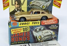 Corgi No.261 "James Bond" Aston Martin DB5