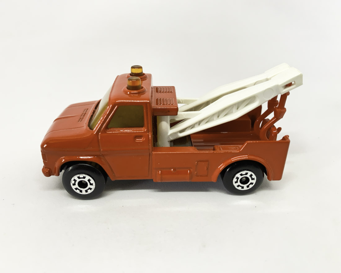 Matchbox Superfast 61d Ford A Series Wreck Truck (Superfast 61b) – red body, white jibs with red hooks, light amber windows, matt black base, 5-crown wheels – Mint, Unboxed.