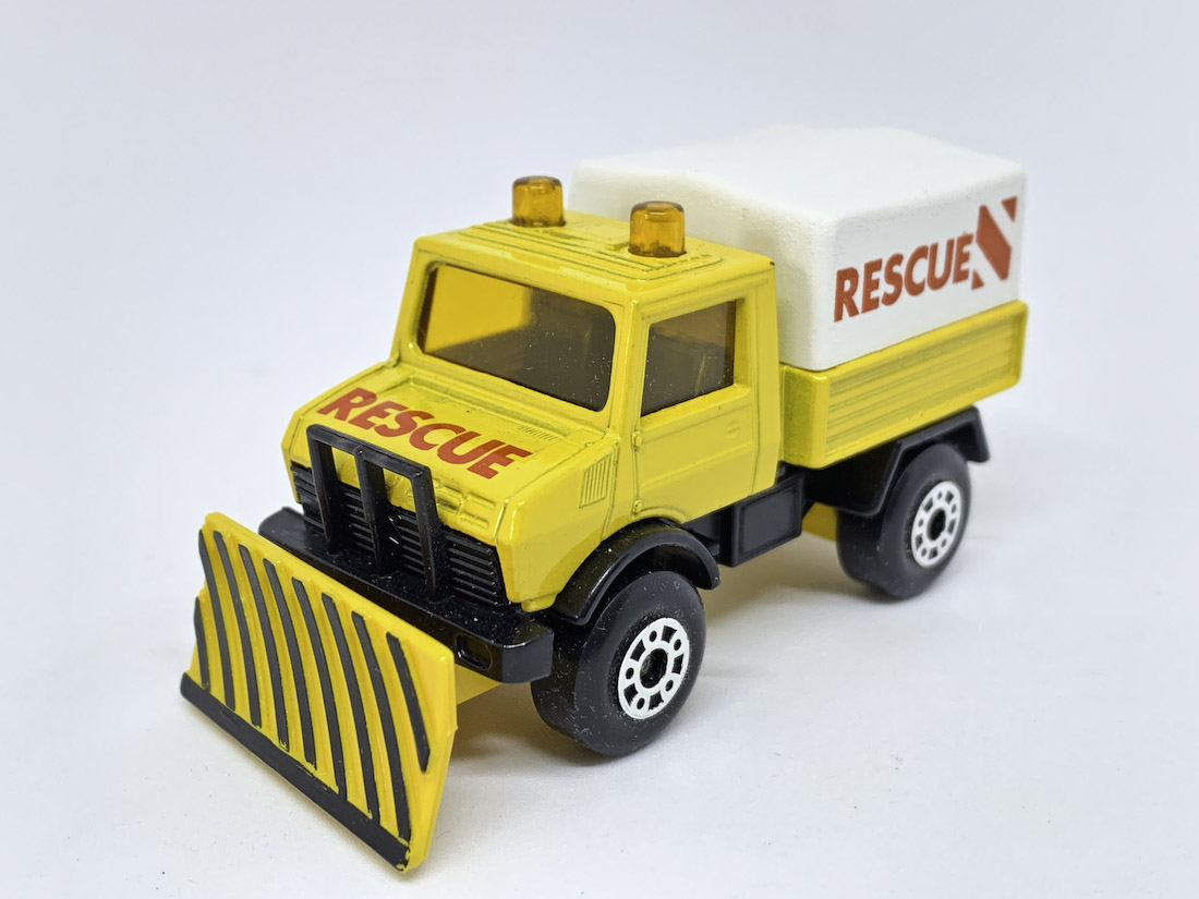 Matchbox Superfast “Trailers” TP112 Mercedes Unimog Snowplough